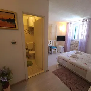 Private In The Center Of Pensión
